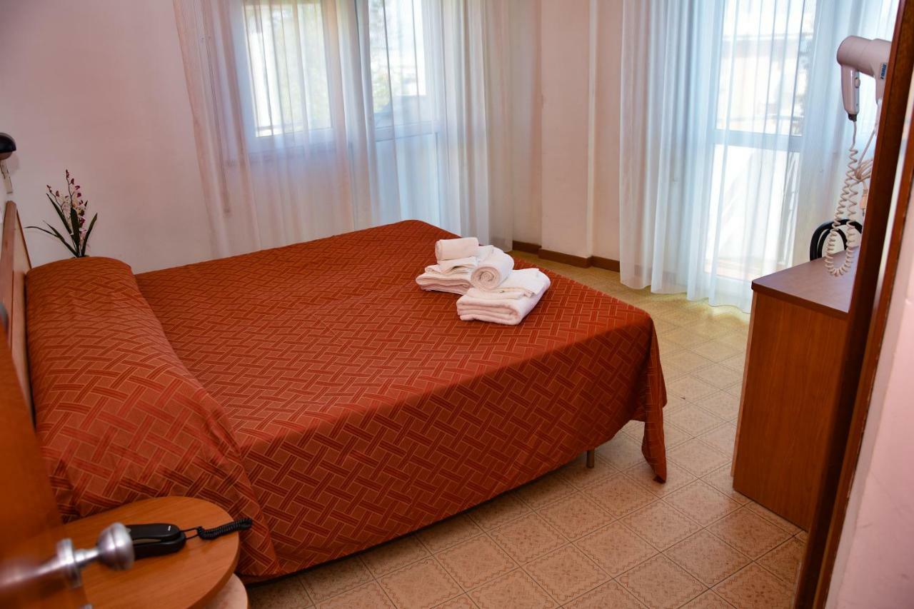 Tyc Hotel Viserbella di Rimini Екстер'єр фото